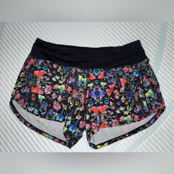 Lululemon Floral Shorts - Picture 2 of 7